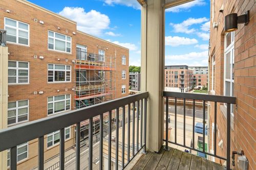 1925 N Water St, Milwaukee, WI, 53202-1583 | Card Image