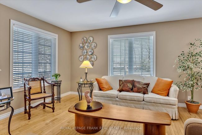 18 E Beehive Dr, House other with 3 bedrooms, 2 bathrooms and 10 parking in Bobcaygeon ON | Image 7