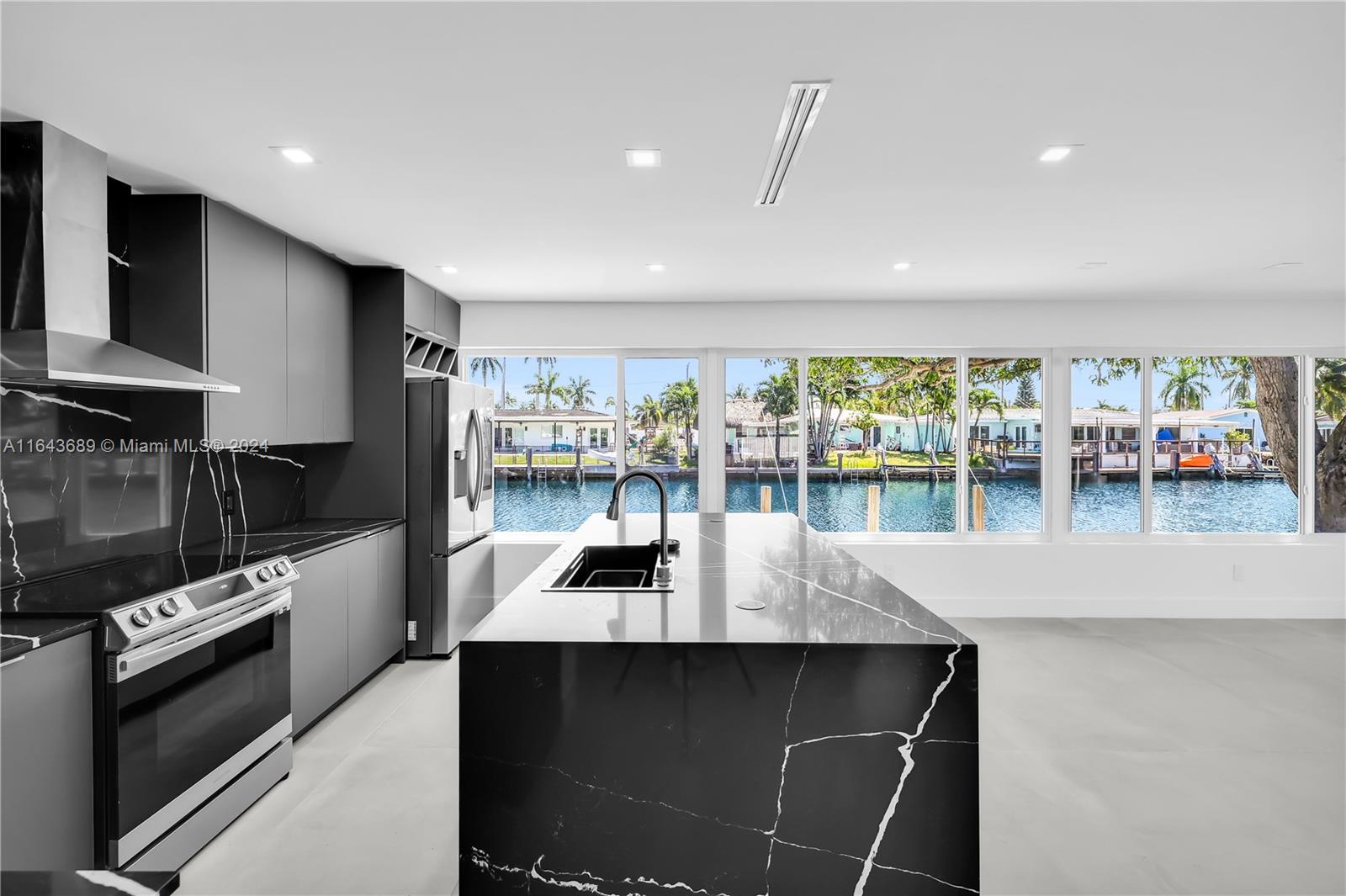 4th Ave, Pompano Beach, FL 33060