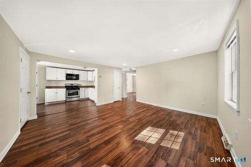 185 Forest Rd, West Haven, CT, 06516-1302 | Card Image