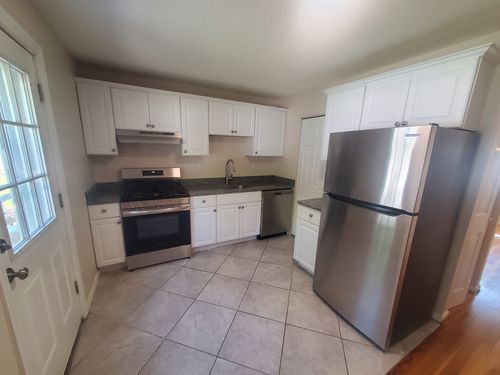 apt-27-174 Pine St, Holbrook, MA, 02343-1242 | Card Image