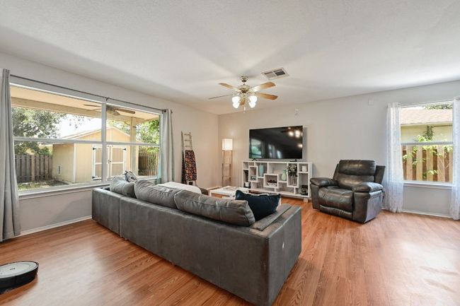 Living room (owners furniture prior to current occupants) | Image 9