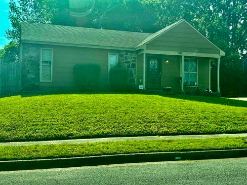 4376 Howardcrest Dr, Memphis, TN, 38128-1731 | Card Image