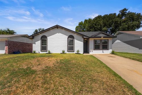 2441 Miller St, Grand Prairie, TX, 75051-5553 | Card Image