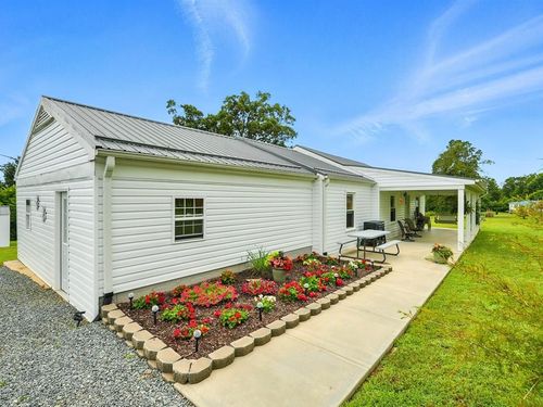 1085 Hunters Trl, Nathalie, VA, 24577-2955 | Card Image
