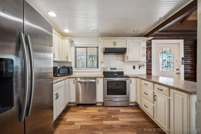 3201 214 Th St, House other with 3 bedrooms, 2 bathrooms and null parking in Haskell OK | Image 9
