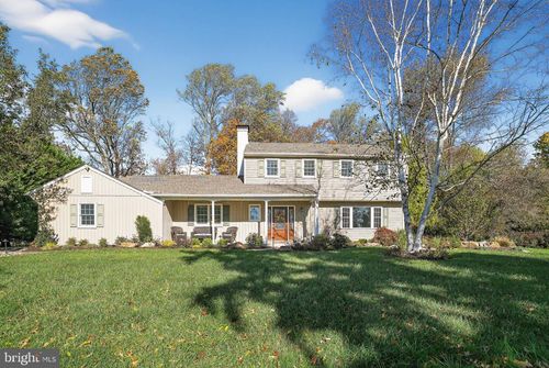 140 Christine Dr, DOWNINGTOWN, PA, 19335-1518 | Card Image