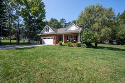 1622 Paragon Drive, House other with 3 bedrooms, 2 bathrooms and null parking in Winston-Salem NC | Image 2