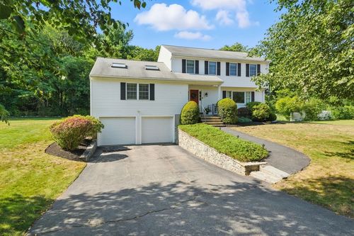 8 Eisenhaure Ln, North Reading, MA, 01864-2400 | Card Image