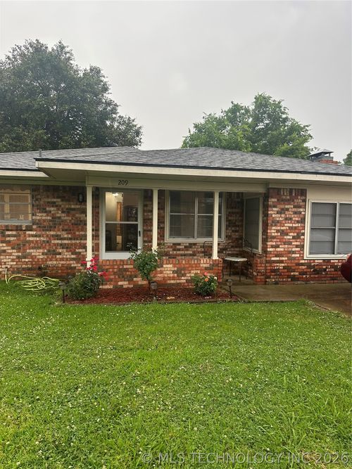 209 May St, Calera, OK, 74730-1805 | Card Image