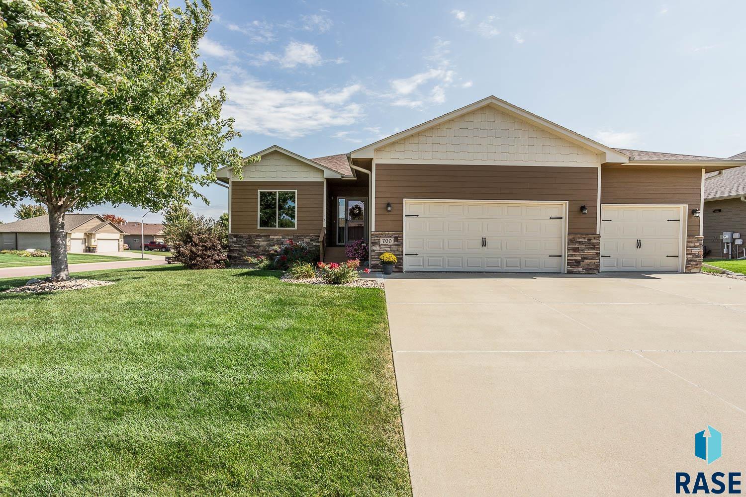 Clearbrook Ave, Sioux Falls, SD 57106