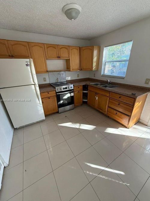 3-1943 Arthur St, Hollywood, FL, 33020-3196 | Card Image