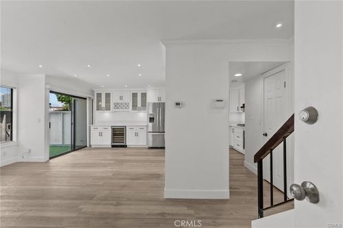4-10500 Sunland Blvd, Sunland, CA, 91040 | Card Image