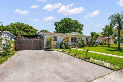 6271 Nw 19th St, House other with 3 bedrooms, 2 bathrooms and null parking in Sunrise FL | Image 2