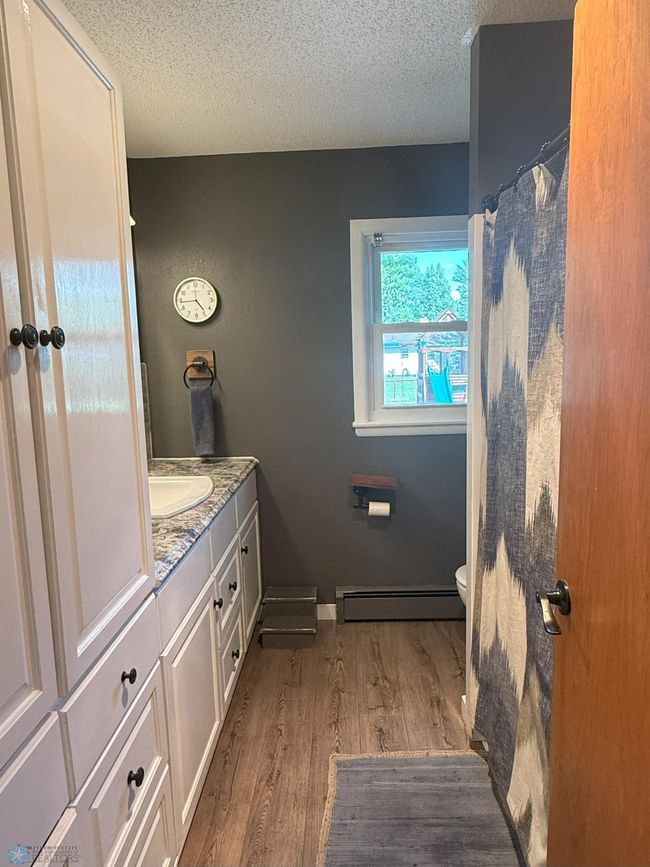 Main Floor Bathroom | Image 15