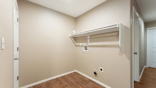 B - 307 Ewalt Ave, Home with 3 bedrooms, 2 bathrooms and null parking in Springdale AR | Image 7