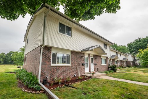 250 Morris St, Pewaukee, WI, 53072-3761 | Card Image
