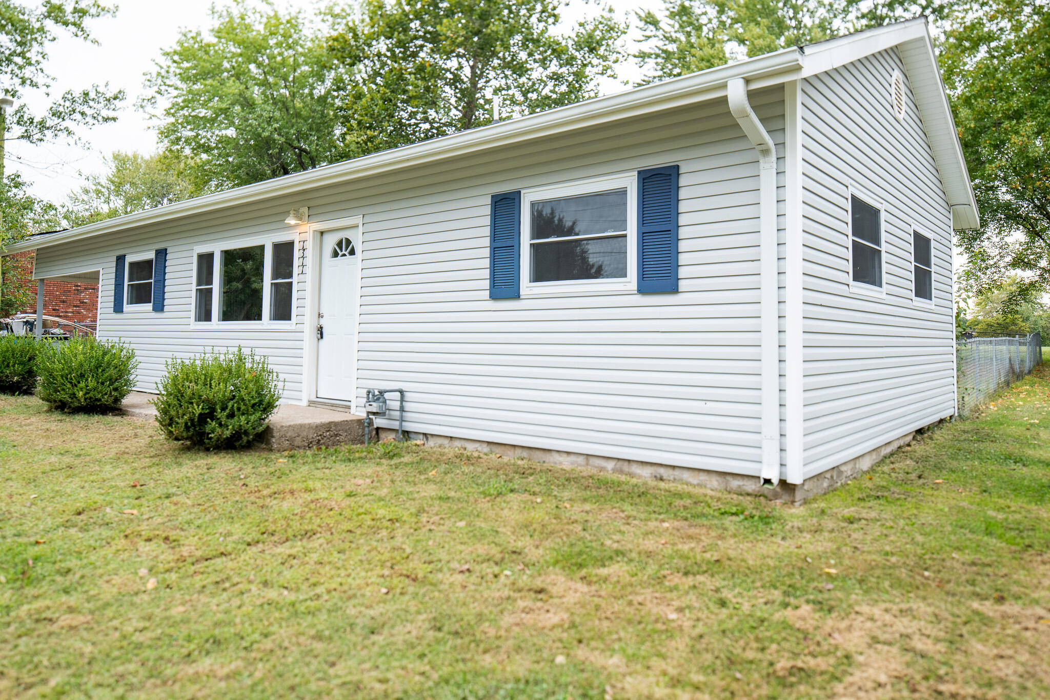 Lincoln Ave, Aurora, MO 65605