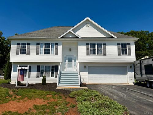 209 Hunt Club Drive, Madison Heights, VA, 24572 | Card Image