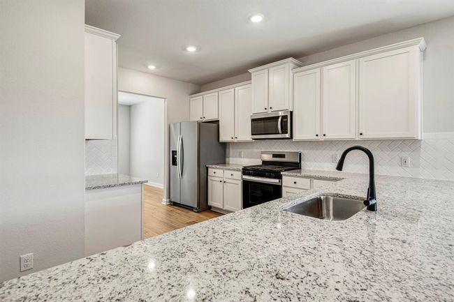 15679 Honey Cove Dr, House other with 3 bedrooms, 2 bathrooms and 2 parking in Conroe TX | Image 7