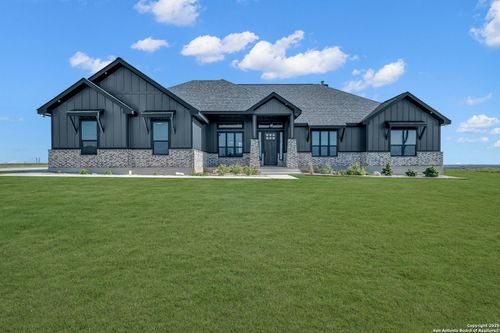 111 Sunset Dr, La Vernia, TX, 78121-4992 | Card Image