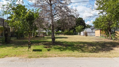 207 W Morton St, Boyd, TX, 76023-3237 | Card Image