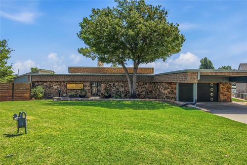 10512 Ski Dr, Oklahoma City, OK, 73162-6836 | Card Image