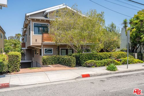 2-2411 4th St, Santa Monica, CA, 90405-3690 | Card Image