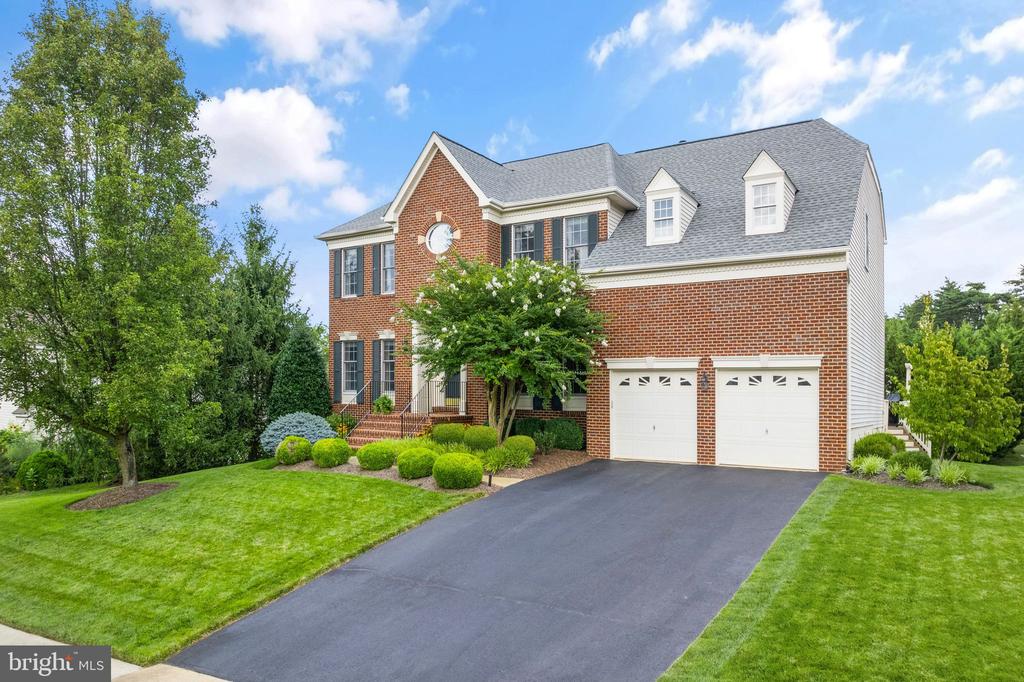 Grande Forest Ct, Centreville, VA 20120