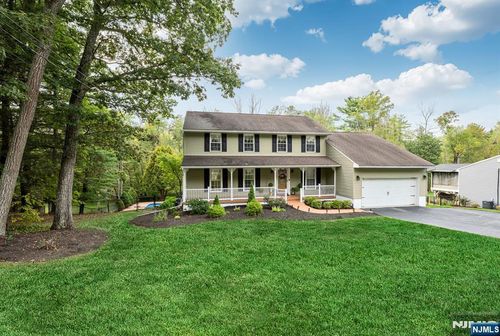 43 Bisset Dr, West Milford, NJ, 07480-1601 | Card Image