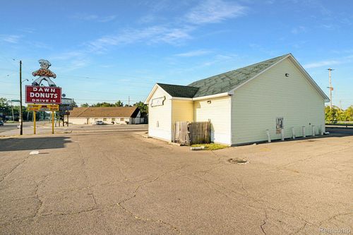 3405 Clio Rd, Flint, MI, 48504-1836 | Card Image