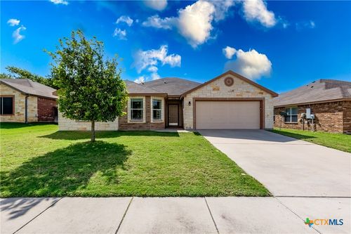 5102 Screaming Eagle Cir, Killeen, TX, 76549-6243 | Card Image
