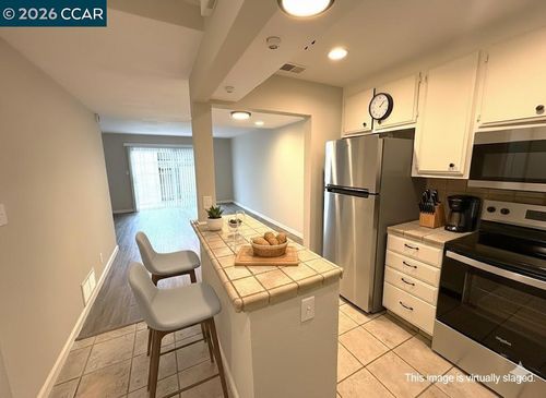 46 46 Meadowbrook Circle, Pittsburg, CA, 94565 | Card Image