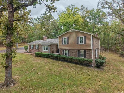 231 Sibley Dr, Selmer, TN, 38375-1927 | Card Image