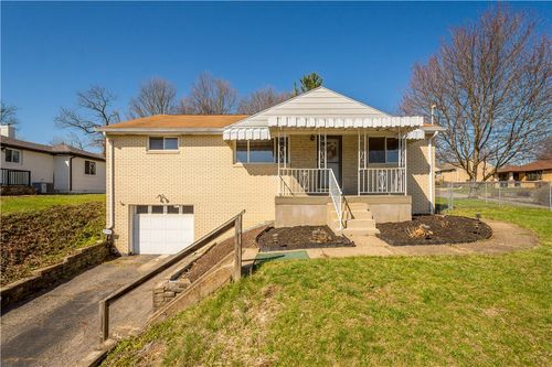 2204 Wilma Dr, Coraopolis, PA, 15108-3442 | Card Image