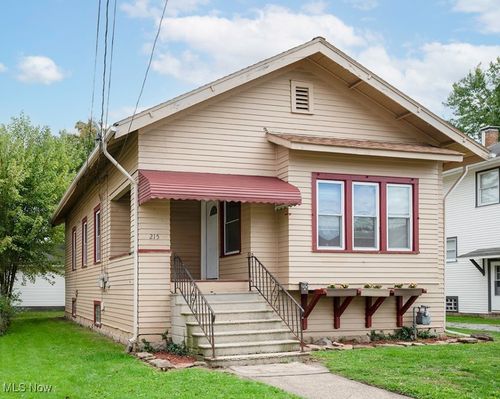 215 Sheridan Ave, Niles, OH, 44446-1828 | Card Image