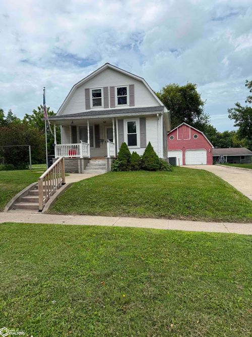 910 16th St, Eldora, IA, 50627-1244 | Card Image