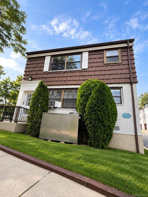 b-67-37 136th St, New York, NY, 11367 | Card Image