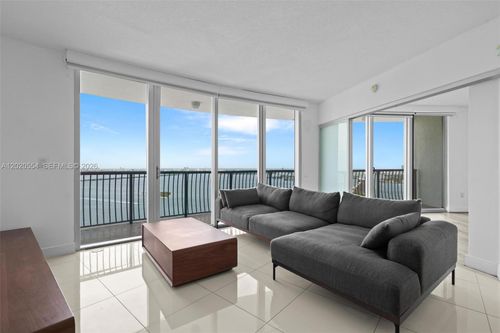 4901-1750 N Bayshore Dr, Miami, FL, 33132-3219 | Card Image