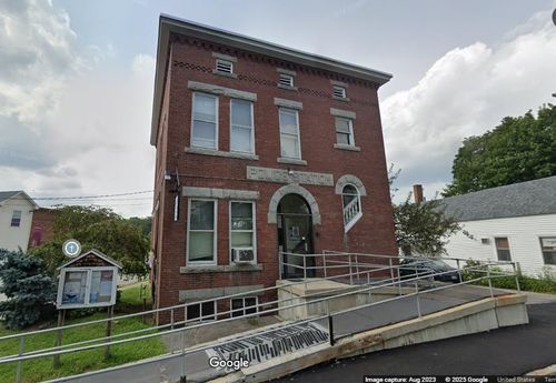 3 Merrimack St, Penacook, NH, 03303-1417 | Card Image