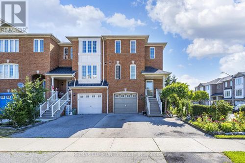209 Old Harwood Avenue, Ajax (Central), ON, L1Z1N7 | Card Image
