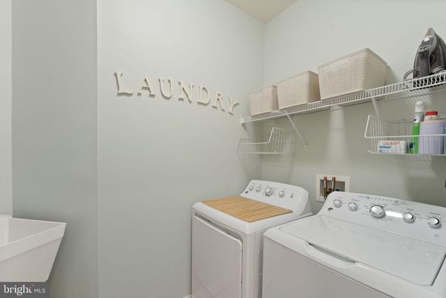 18985 Coreopsis Ter, Townhouse with 3 bedrooms, 4 bathrooms and null parking in LEESBURG VA | Image 62