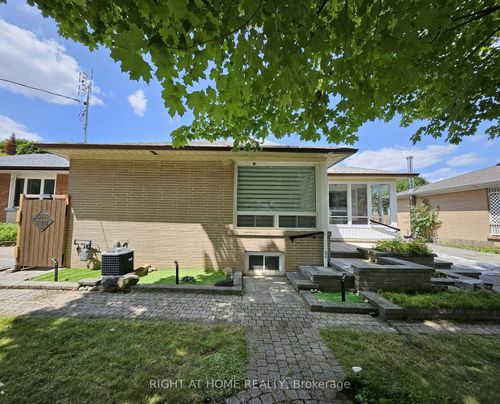 96 Rockport Cres, Richmond Hill, ON, L4C2L8 | Card Image
