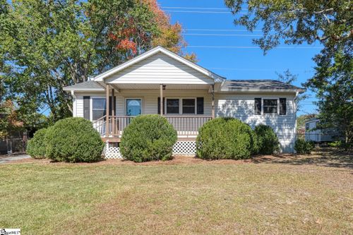 22 Maywood Dr, Taylors, SC, 29687-3851 | Card Image
