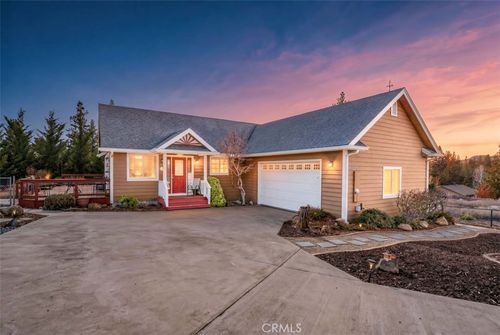 17718 Cottontail Dr, Weed, CA, 96094-9226 | Card Image