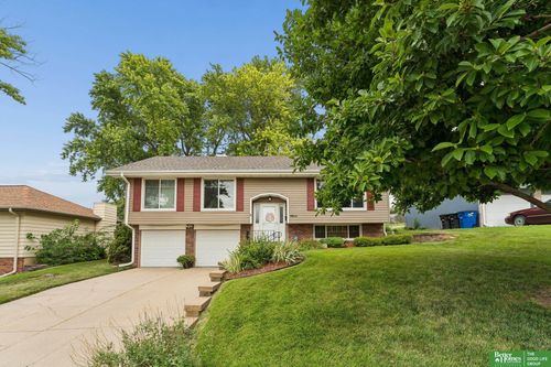 9814 Browne Street, Omaha, NE, 68134 | Card Image
