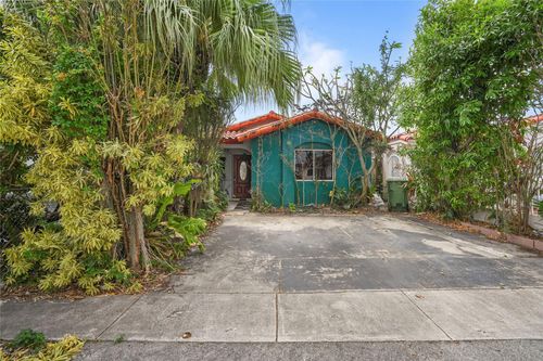 2846 W 75th Ter, Hialeah, FL, 33018-5300 | Card Image
