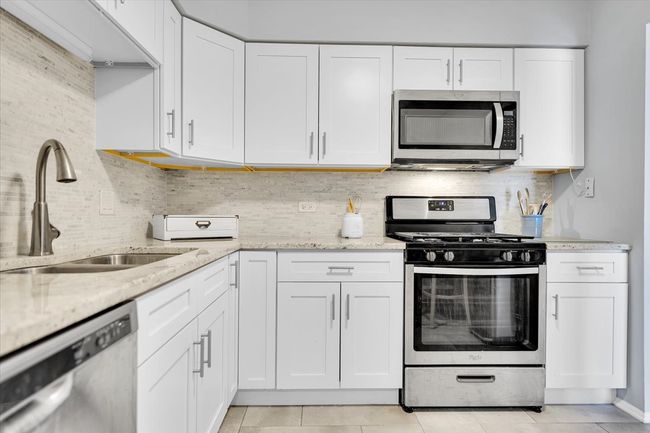 UNIT-114 - 3350 N Carriageway Dr, Condo with 2 bedrooms, 2 bathrooms and 1 parking in Arlington Heights IL | Image 9