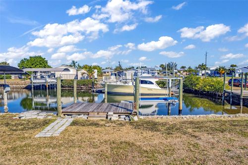 700 Hollyhill Ct, PUNTA GORDA, FL, 33950-7757 | Card Image