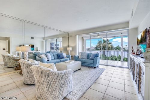 102-9380 Gulf Shore Dr, NAPLES, FL, 34108-4000 | Card Image